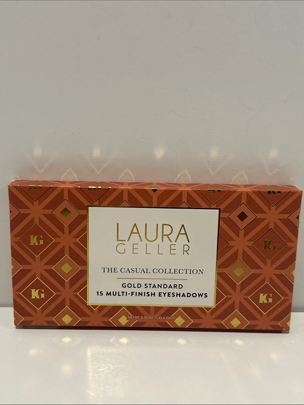 Laura Geller The Casual Collection 15 Multi-Finish Eyeshadow Palette w/ Mirror.